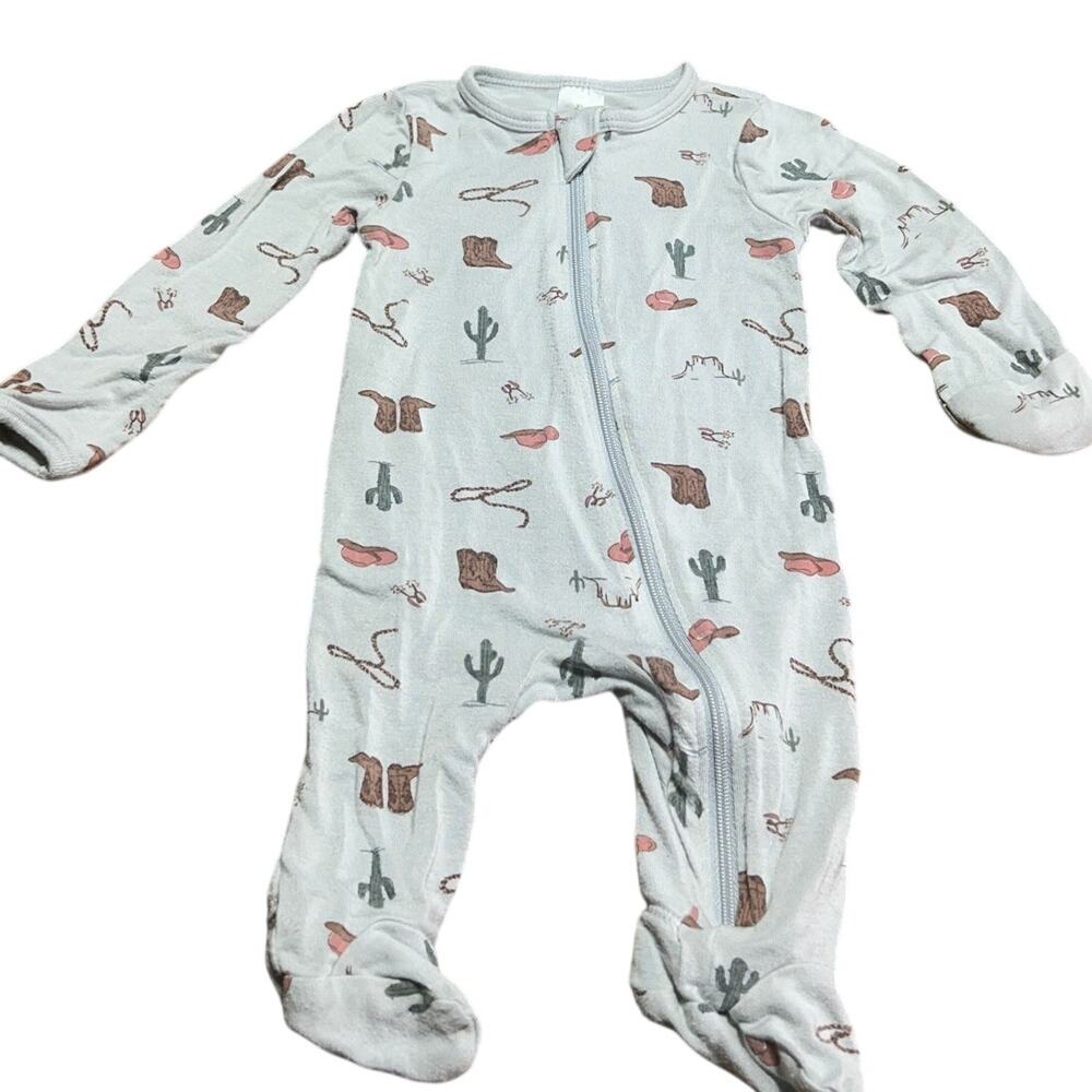 Modern Moments by Gerber catus and cowboy print sleeper size NB
